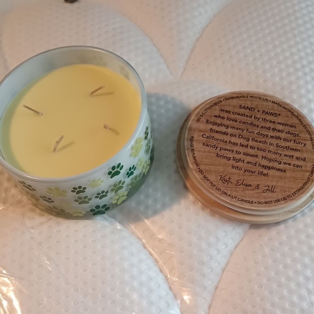 Sand And Paws Candle